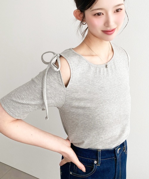 moment+（モーメントプラス）の「肩スリットリボン半袖リブトップス（Tシャツ/カットソー・レディース・ナチュラル/オフホワイト/ブラック/杢グレー/ホワイト系その他/ブラック系その他/ブルー系その他/アイボリー・M/L）」の10枚目の写真