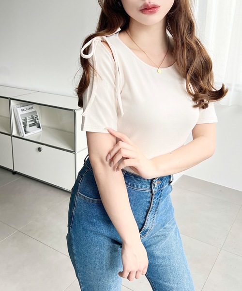 moment+（モーメントプラス）の「肩スリットリボン半袖リブトップス（Tシャツ/カットソー・レディース・ナチュラル/オフホワイト/ブラック/杢グレー/ホワイト系その他/ブラック系その他/ブルー系その他/アイボリー・M/L）」の22枚目の写真