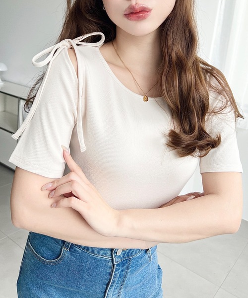 moment+(モーメントプラス)の「肩スリットリボン半袖リブトップス(Tシャツ/カットソー・レディース・ナチュラル/オフホワイト/ブラック/杢グレー/ホワイト系その他/ブラック系その他/ブルー系その他/アイボリー・M/L)」の18枚目の写真
