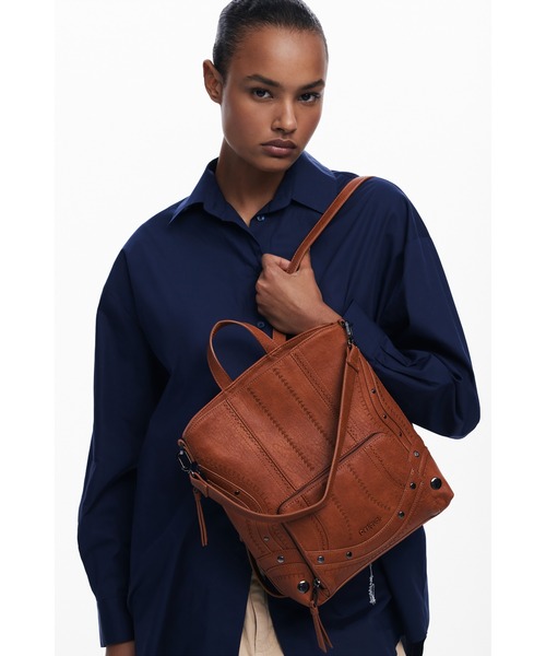 Desigual（デシグアル）の「ステッチディテール PUミニバックパック（バックパック/リュック・レディース・ブラウン・FREE）」の3枚目の写真