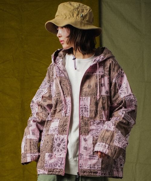 Universal Style Wear（ユニバーサルスタイルウェア）の「Universal Style Wear HAV-A-HANK ハバハンク パッチワーク フーディー（パーカー・メンズ・スミクロ/ホワイト/スモークピンク/グレイッシュブルー/グレー・X-LARGE/LARGE/MEDIUM）」の5枚目の写真