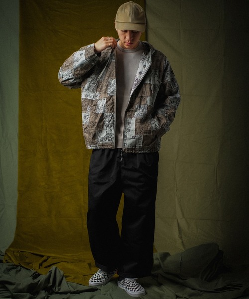 Universal Style Wear（ユニバーサルスタイルウェア）の「Universal Style Wear HAV-A-HANK ハバハンク パッチワーク フーディー（パーカー・メンズ・スミクロ/ホワイト/スモークピンク/グレイッシュブルー/グレー・X-LARGE/LARGE/MEDIUM）」の7枚目の写真