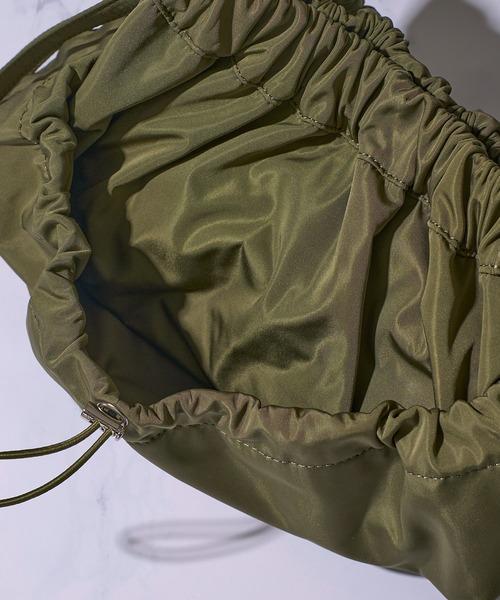 OUTDOOR PRODUCTS（アウトドアプロダクツ）の「【OUTDOOR PRODUCTS / アウトドアプロダクツ】Gather Drost Handbag / ギャザードローストリングハンドバッグ（ハンドバッグ・レディース・カーキ/ブラック/パープル・FREE）」の12枚目の写真