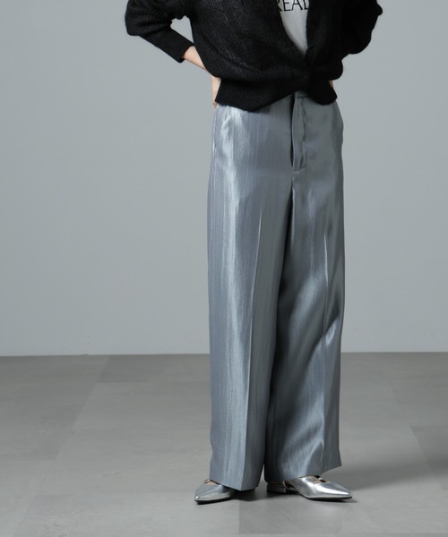 NANO universe（ナノユニバース）の「シャイニーサテンイージーパンツ（その他パンツ・レディース・ブラック/ブルーグレー/アイボリー・FREE）」の3枚目の写真