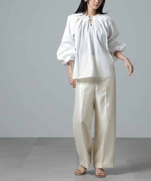 NANO universe（ナノユニバース）の「シャイニーサテンイージーパンツ（その他パンツ・レディース・ブラック/ブルーグレー/アイボリー・FREE）」の9枚目の写真