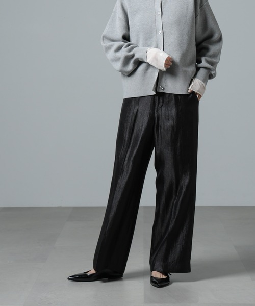 NANO universe（ナノユニバース）の「シャイニーサテンイージーパンツ（その他パンツ・レディース・ブラック/ブルーグレー/アイボリー・FREE）」の22枚目の写真