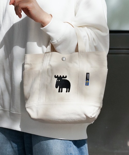 moz(モズ)の「moz(モズ) リフレクター付き キャンバスランチトートバッグ ZZHC-04R(エコバッグ/サブバッグ・レディース・ライトブルー/グレー/ピンク/ホワイト/ブラック×ホワイト/モスグリーン/イエロー/ストライプ/ブルーグリーン/ホワイト×パープル・ONE SIZE)」の1枚目の写真