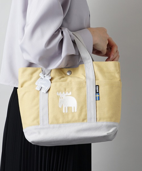 moz(モズ)の「moz(モズ) リフレクター付き キャンバスランチトートバッグ ZZHC-04R(エコバッグ/サブバッグ・レディース・ライトブルー/グレー/ピンク/ホワイト/ブラック×ホワイト/モスグリーン/イエロー/ストライプ/ブルーグリーン/ホワイト×パープル・ONE SIZE)」の8枚目の写真