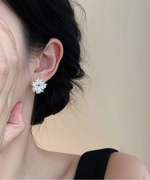 ジルコンピアス