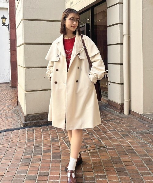 F i.n.t（フィント）の「袖レースアップケープトレンチ/fint　フィント（トレンチコート・レディース・アイボリー/ライトベージュ・FREE）」の5枚目の写真
