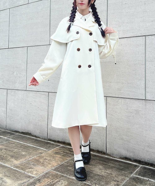 F i.n.t（フィント）の「袖レースアップケープトレンチ/fint　フィント（トレンチコート・レディース・アイボリー/ライトベージュ・FREE）」の6枚目の写真