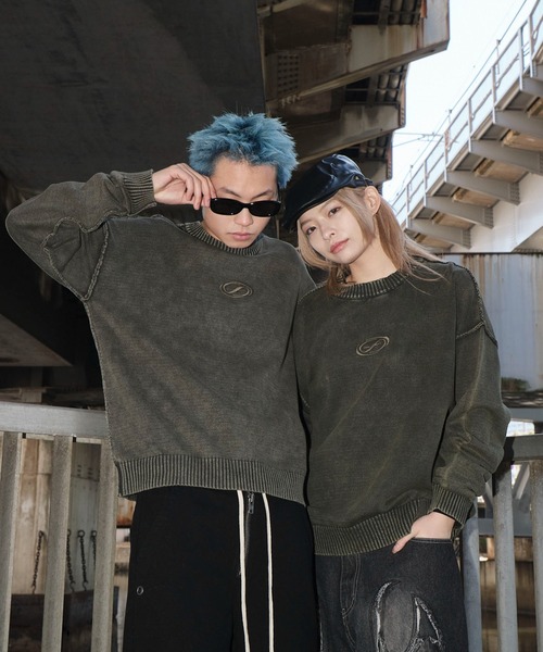 SHORT ROUND(ショートラウンド)の「SHORT ROUND/ピグメントロゴニットプルオーバー(ニット/セーター・メンズ・スミクロ/カーキ・MEDIUM/LARGE)」の1枚目の写真