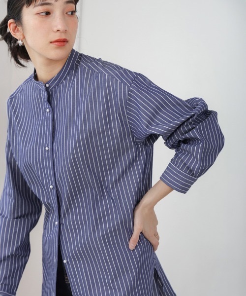 Bou Jeloud(ブージュルード)の「テトロン×コットンラメブロードストラップシャツ(シャツ/ブラウス・レディース・オフホワイト/ブルー・MEDIUM)」の2枚目の写真