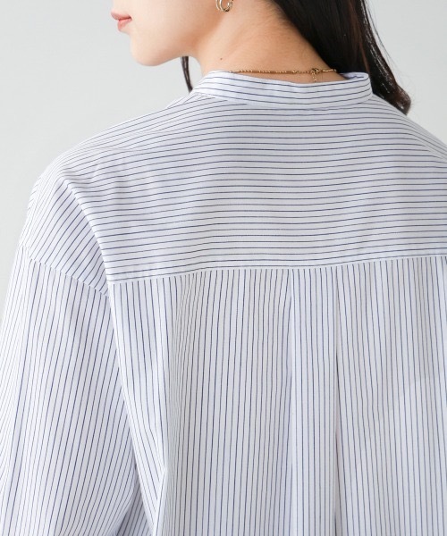 Bou Jeloud(ブージュルード)の「テトロン×コットンラメブロードストラップシャツ(シャツ/ブラウス・レディース・オフホワイト/ブルー・MEDIUM)」の7枚目の写真