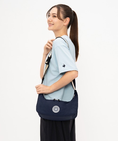 le coq sportif（ルコックスポルティフ）の「ボディバッグ（ショルダーバッグ・メンズ・ネイビー系2/ベージュ系その他/ブルー系・F）」の2枚目の写真