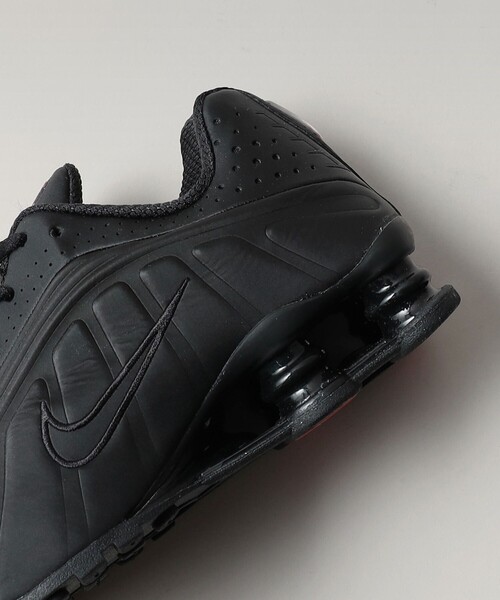 NIKE(ナイキ)の「<NIKE>W SHOX R4(スニーカー・レディース・ブラック・24.5cm/24cm/23.5cm/25cm)」の9枚目の写真