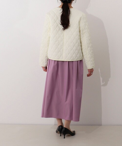 MICO COULIER（ミコクリエ）の「エンボスキルトジャケット（ブルゾン・レディース・オフホワイト/ネイビー・38）」の5枚目の写真