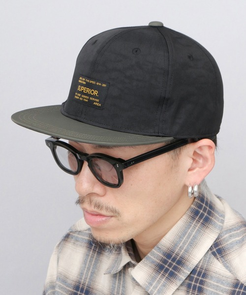 A.M.S.(エーエムエス)の「撥水 ムラ染風 ワッシャーナイロン 平つば ベースボールキャップ(キャップ・メンズ・ブラック/グレイッシュベージュ/ライトグレー/ブラック系その他/グレー系その他・FREE)」の2枚目の写真