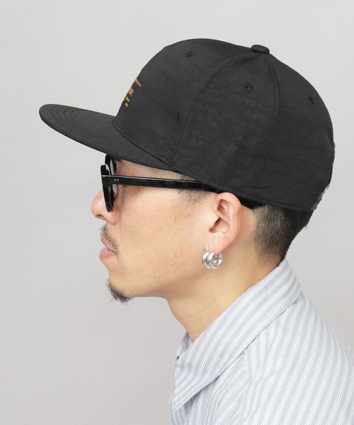 A.M.S.（エーエムエス）の「撥水 ムラ染風 ワッシャーナイロン 平つば ベースボールキャップ（キャップ・メンズ・ブラック/グレイッシュベージュ/ライトグレー・FREE）」の8枚目の写真