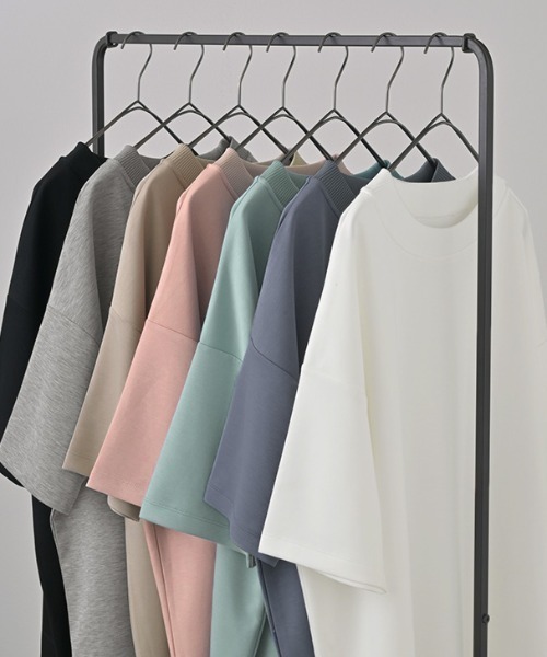 HUG.U（ハグユー）の「とろける極のび ポンチ Tシャツ 半袖ver.（Tシャツ/カットソー・レディース・グレイッシュブルー/ライトグレー/ホワイト/ミント/グレイッシュベージュ/ブラック/スモークピンク・FREE）」の12枚目の写真