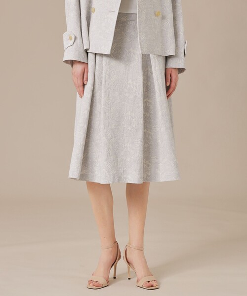 MACKINTOSH LONDON(マッキントッシュ ロンドン)の「【婦人画報掲載】【BIBURY FLOWER】バイブリーフラワージャカードスカート(スカート・レディース・ベージュ/ブルー・36/38)」の2枚目の写真