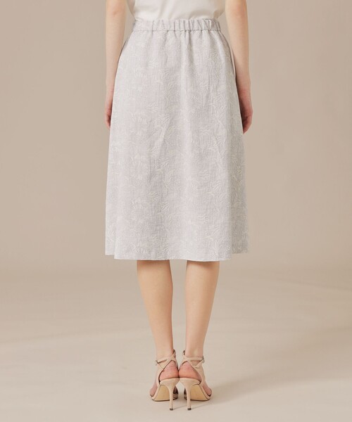 MACKINTOSH LONDON(マッキントッシュ ロンドン)の「【婦人画報掲載】【BIBURY FLOWER】バイブリーフラワージャカードスカート(スカート・レディース・ベージュ/ブルー・36/38)」の7枚目の写真