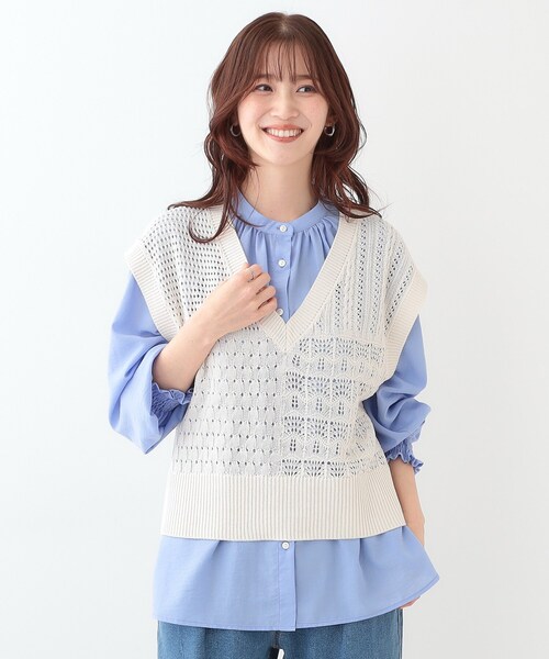 Cutie Blonde（キューティーブロンド）の「パッチワーク風 編み地切替えニットベスト（ベスト・レディース・オフホワイト/チャコールグレー・00）」の3枚目の写真
