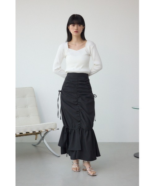 AZUL by moussy（アズールバイマウジー）の「ダイヤネック長袖リブトップス（Tシャツ/カットソー・レディース・ベージュ/ブラック/オフホワイト・SMALL/MEDIUM）」の6枚目の写真