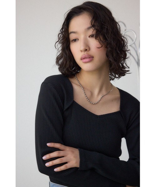 AZUL by moussy（アズールバイマウジー）の「ダイヤネック長袖リブトップス（Tシャツ/カットソー・レディース・ベージュ/ブラック/オフホワイト・SMALL/MEDIUM）」の13枚目の写真