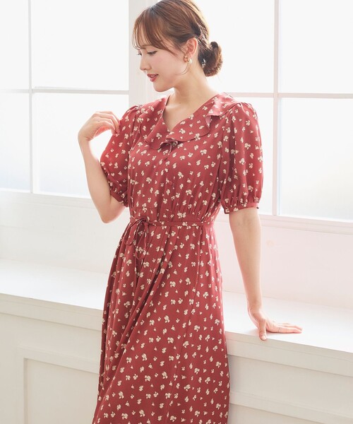 Feroux(フェルゥ)の「カシュクールデザイン 小花プリントワンピース(ワンピース・レディース・ダークブラウン系/レッド系・1/2)」の20枚目の写真