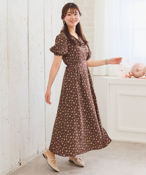 Feroux(フェルゥ)の「カシュクールデザイン 小花プリントワンピース(ワンピース・レディース・ダークブラウン系/レッド系・1/2)」の21枚目の写真