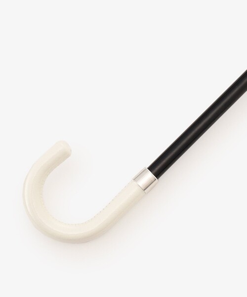 Afternoon Tea（アフタヌーンティー）の「【UVカット率・遮光率100%生地使用】スカラップリボン刺繍晴雨兼用折りたたみ傘 日傘（折りたたみ傘・レディース・ネイビー/ブルー/オフホワイト・ONE SIZE）」の7枚目の写真