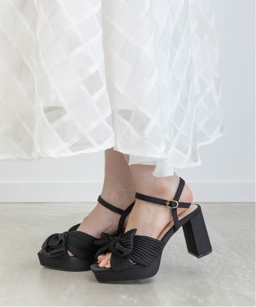 プリーツリボンデザインヒールサンダル（サンダル）｜RANDA（ランダ