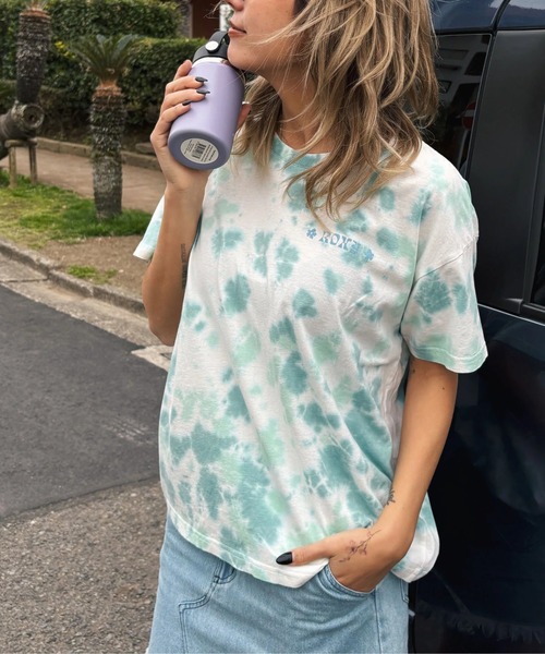 ROXY(ロキシー)の「SUMMER DREAMS /ロキシーバックプリントタイダイ柄半袖Tシャツ(Tシャツ/カットソー・レディース・オレンジ/ミント/ブルー・LARGE/MEDIUM/SMALL)」の4枚目の写真