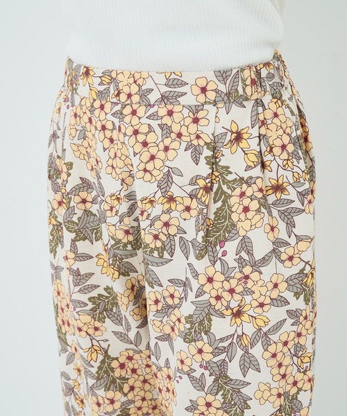 collex（コレックス）の「ボタニカルプリントパンツ（その他パンツ・レディース・イエロー/ネイビー・フリー）」の19枚目の写真