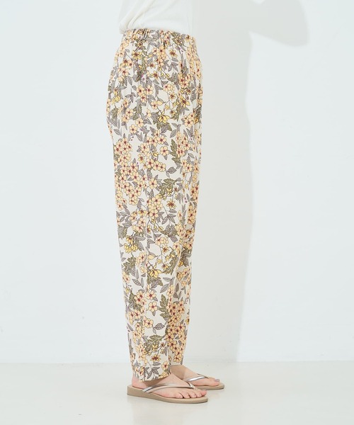 collex（コレックス）の「ボタニカルプリントパンツ（その他パンツ・レディース・イエロー/ネイビー・フリー）」の16枚目の写真