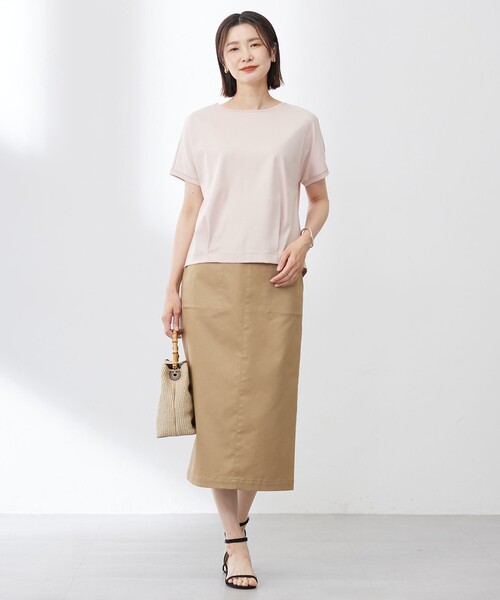 J.PRESS（ジェイプレス）の「【WEB限定カラーあり・洗える】コットンスムース フレンチスリーブ カットソー（Tシャツ/カットソー・レディース・ピーコックグリーン系/ネイビー系/ホワイト系/ライトグレー系/ピンク系/ダークブラウン系/イエロー系・MEDIUM/LARGE）」の20枚目の写真
