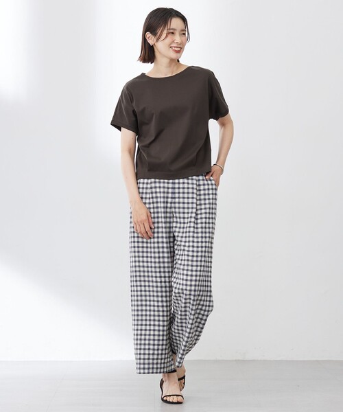J.PRESS（ジェイプレス）の「【WEB限定カラーあり・洗える】コットンスムース フレンチスリーブ カットソー（Tシャツ/カットソー・レディース・ピーコックグリーン系/ネイビー系/ホワイト系/ライトグレー系/ピンク系/ダークブラウン系/イエロー系・MEDIUM/LARGE）」の22枚目の写真