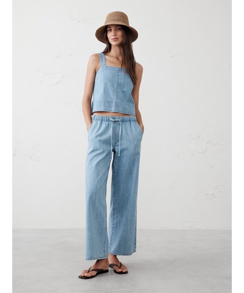 BANANA REPUBLIC FACTORY STORE(バナナリパブリック ファクトリーストア)の「BANANA REPUBLIC FACTORY STORE デニム トップステッチ タンク(シャツ/ブラウス・レディース・ライトインディゴブルー・M/L/S/XS)」の3枚目の写真