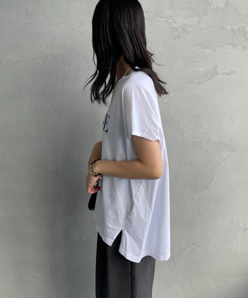 MICA&DEAL（マイカ＆ディール）の「[MICA&DEAL/マイカアンドディール] 別注 MARGE フレンチスリーブ ロゴプリントTシャツ（Tシャツ/カットソー・レディース・ベージュ/ホワイト/チャコールグレー・F）」の11枚目の写真