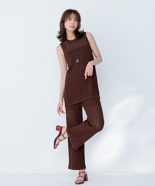 uncrave(アンクレイヴ)の「シースルーケーブルニット ノースリーブトップス(ニット/セーター・レディース・ブラック系/ダークグリーン系/ホワイト系/ブラウン系・F)」の10枚目の写真