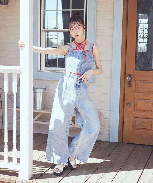 earth music&ecology(アースミュージックアンドエコロジー)の「フロントジップデニムビスチェ(ベスト・レディース・ライトインディゴブルー/ブラック・FREE)」の8枚目の写真