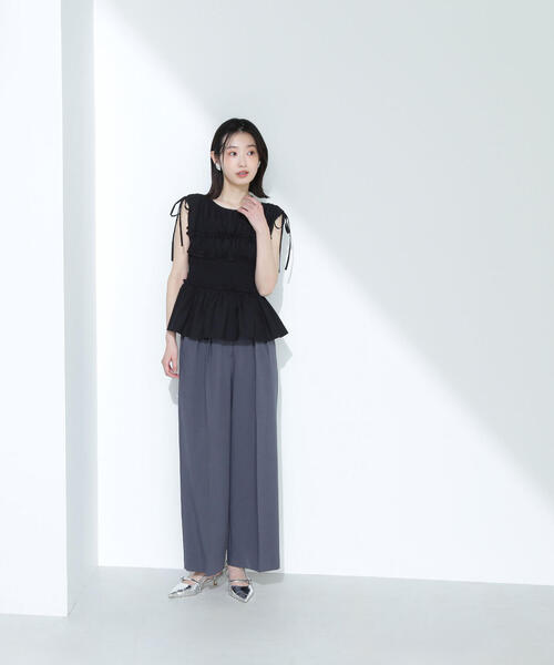 NATURAL BEAUTY BASIC(ナチュラルビューティーベーシック)の「◇シャーリングペプラムブラウス(シャツ/ブラウス・レディース・オフホワイト/ブラック/イエロー・SMALL/MEDIUM)」の7枚目の写真