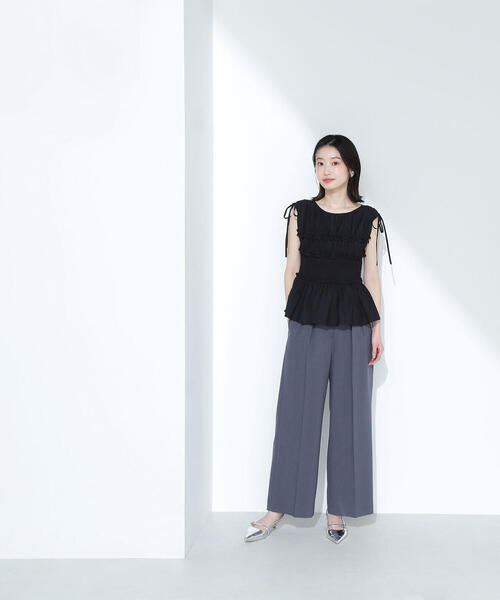 NATURAL BEAUTY BASIC(ナチュラルビューティーベーシック)の「◇シャーリングペプラムブラウス(シャツ/ブラウス・レディース・オフホワイト/ブラック/イエロー・SMALL/MEDIUM)」の9枚目の写真