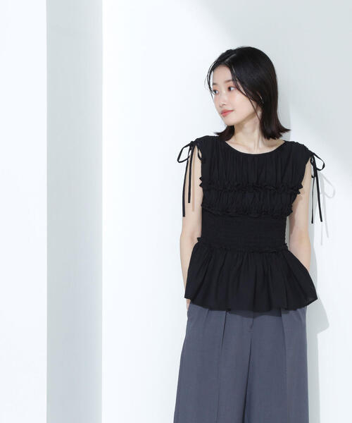 NATURAL BEAUTY BASIC(ナチュラルビューティーベーシック)の「◇シャーリングペプラムブラウス(シャツ/ブラウス・レディース・オフホワイト/ブラック/イエロー・SMALL/MEDIUM)」の10枚目の写真
