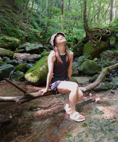 ROXY（ロキシー）の「【ZOZO限定アイテム】SIMPLE RIB RASH /ロキシー カップ付きラッシュガード セットアップ（水着）（水着・レディース・ブラック/ベージュ/ブルー・MEDIUM/LARGE）」の19枚目の写真