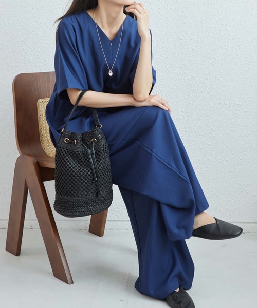 MAISON DE THERESE（メゾン ド テレーズ）の「Vネック半袖ルーズシルエットオールインワン（つなぎ/オールインワン・レディース・ブラック/ホワイト/ベージュ/ネイビー・XL）」の4枚目の写真