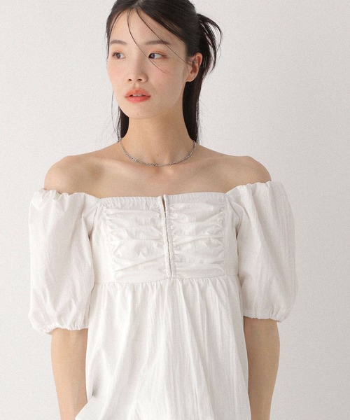 Heather(ヘザー)の「フロントホックバルーンブラウス(半袖) 497925(シャツ/ブラウス・レディース・オフホワイト/ブラック/ライトブルー・FREE)」の4枚目の写真