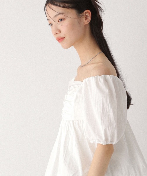 Heather(ヘザー)の「フロントホックバルーンブラウス(半袖) 497925(シャツ/ブラウス・レディース・オフホワイト/ブラック/ライトブルー・FREE)」の5枚目の写真