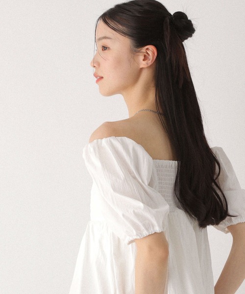 Heather(ヘザー)の「フロントホックバルーンブラウス(半袖) 497925(シャツ/ブラウス・レディース・オフホワイト/ブラック/ライトブルー・FREE)」の7枚目の写真